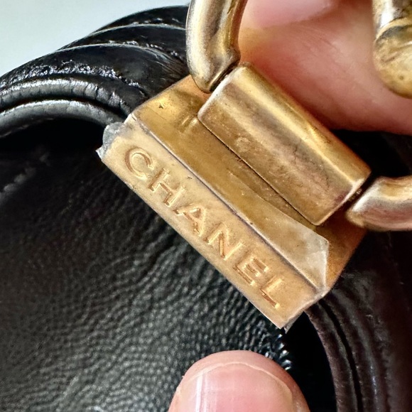 CHANEL BOY CHEVRON CAVIAR 🖤 - Picture 13 of 15